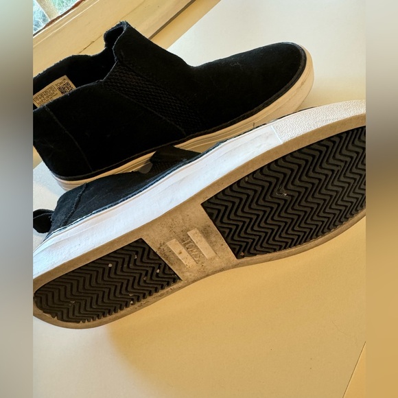 TOMS Sneaker Boots - Picture 4 of 4